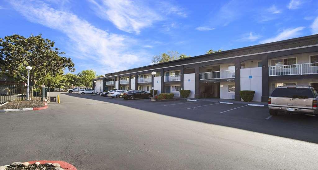 Surestay Plus Hotel By Best Western Sacramento North Экстерьер фото